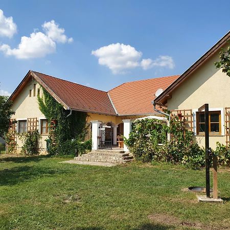 Ferienwohnung Landhaus Steirerengel - Ferien&Jagd Lócs Exterior foto