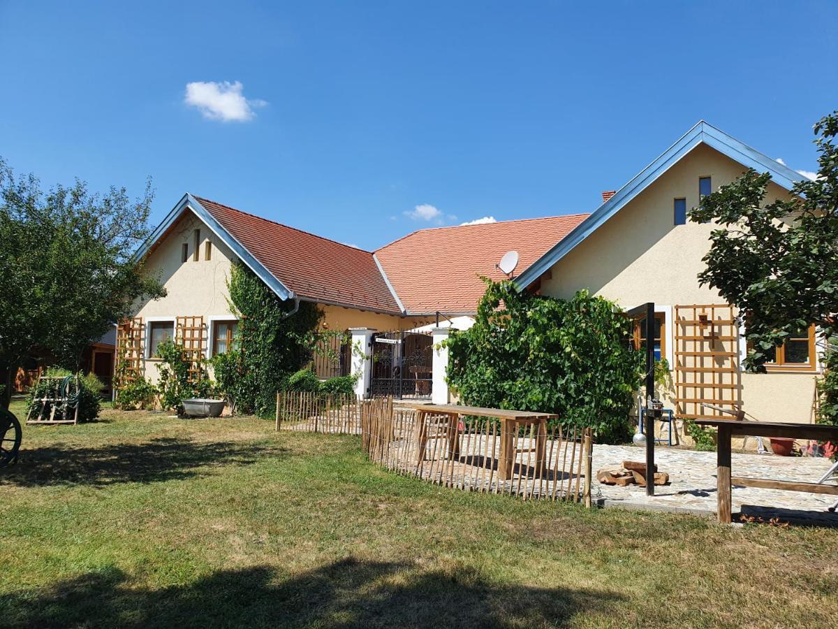 Ferienwohnung Landhaus Steirerengel - Ferien&Jagd Lócs Exterior foto