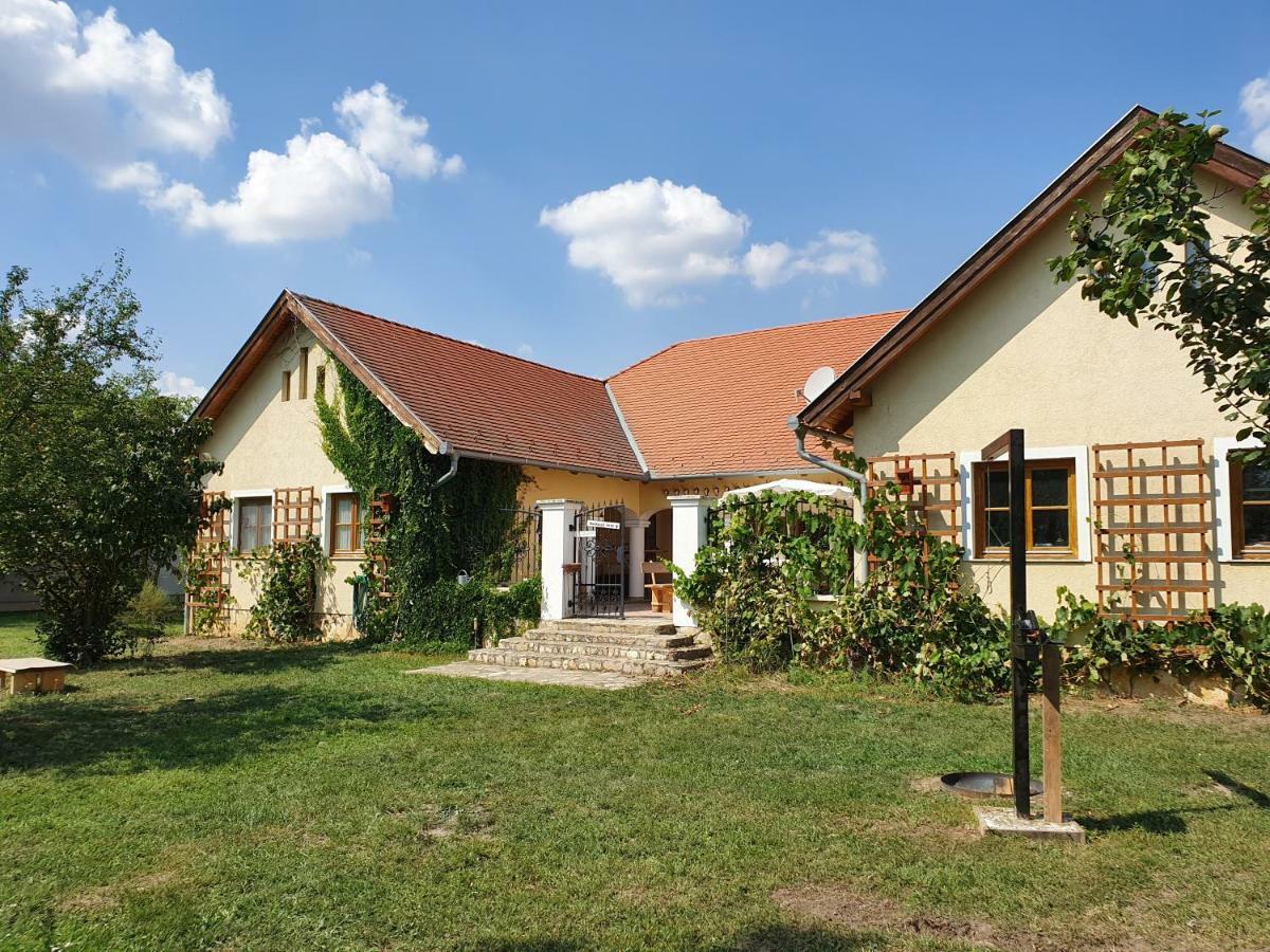 Ferienwohnung Landhaus Steirerengel - Ferien&Jagd Lócs Exterior foto