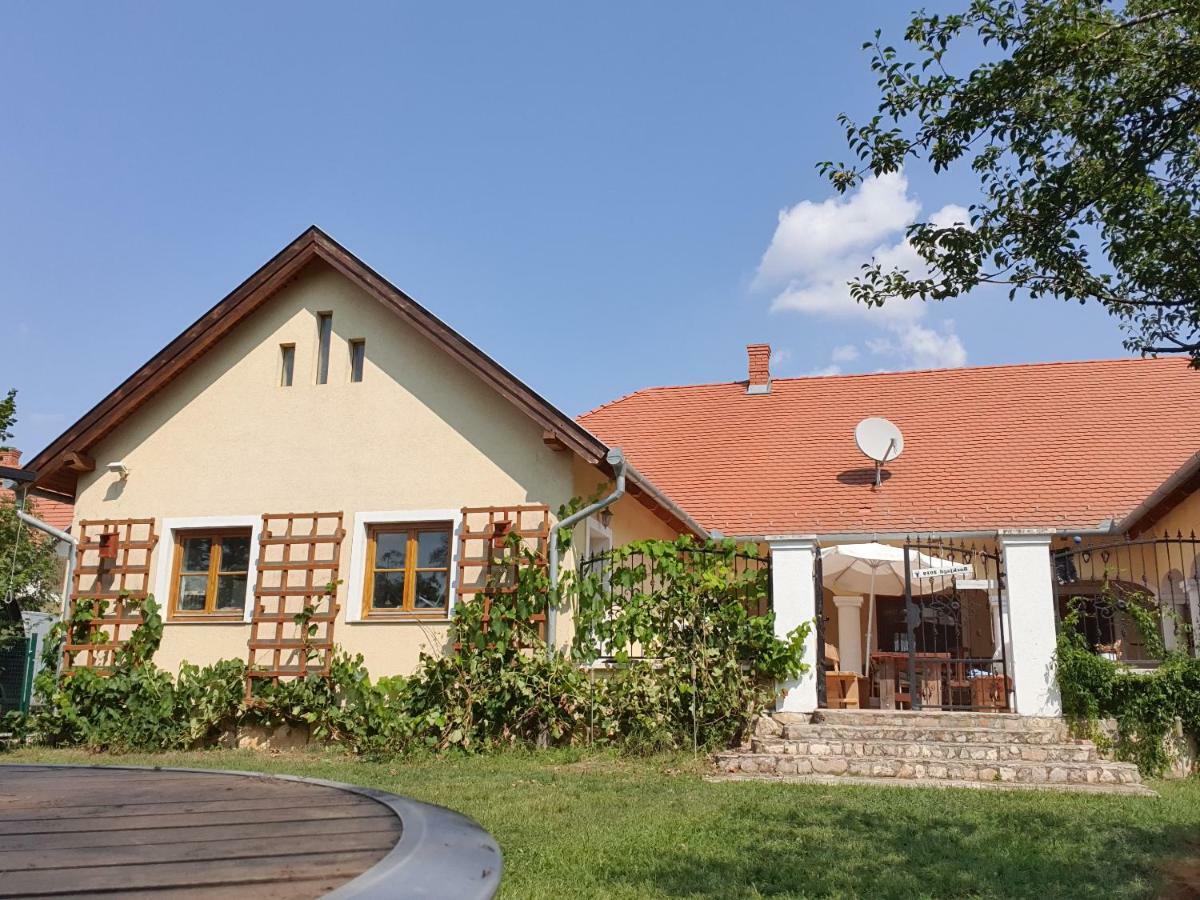 Ferienwohnung Landhaus Steirerengel - Ferien&Jagd Lócs Exterior foto